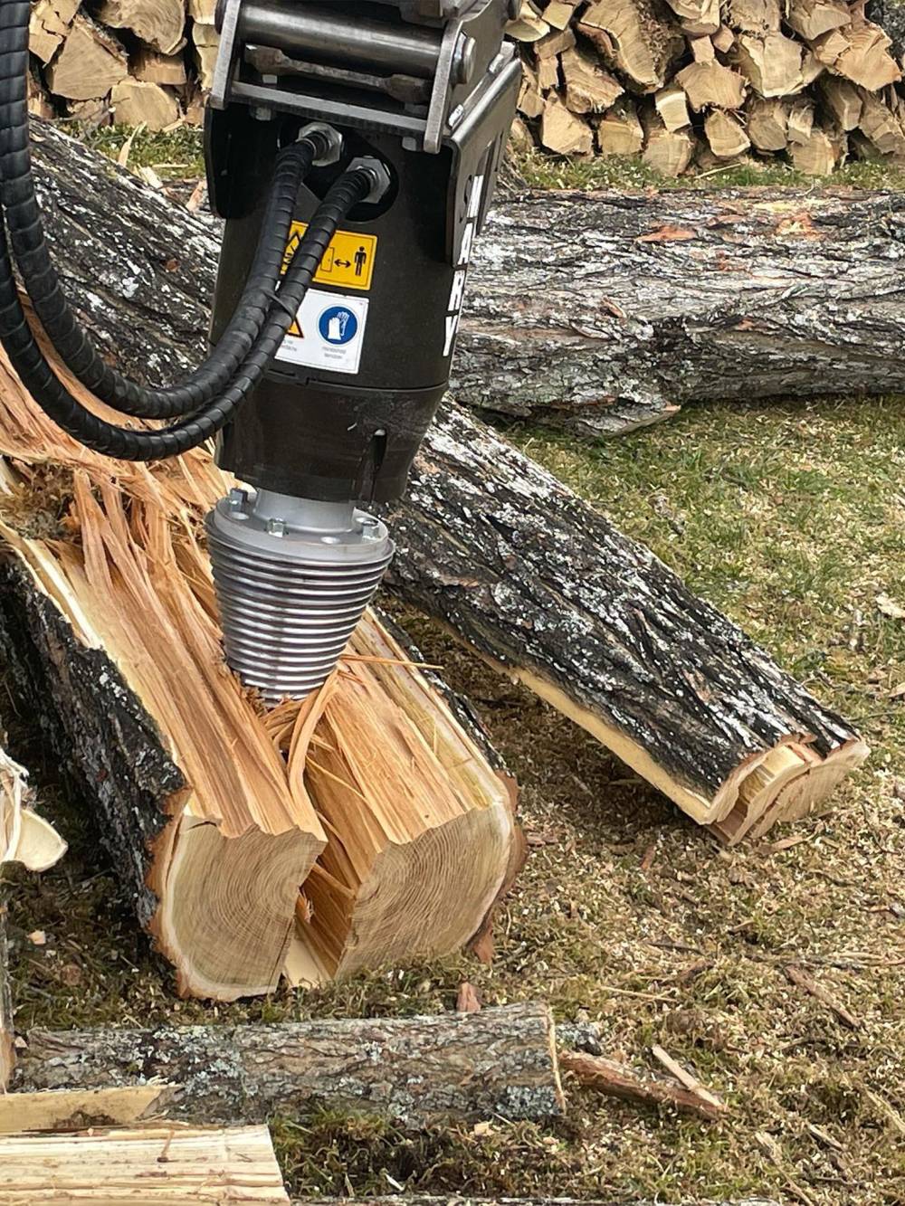 Projet fente de bois de chauffage sur site (2)